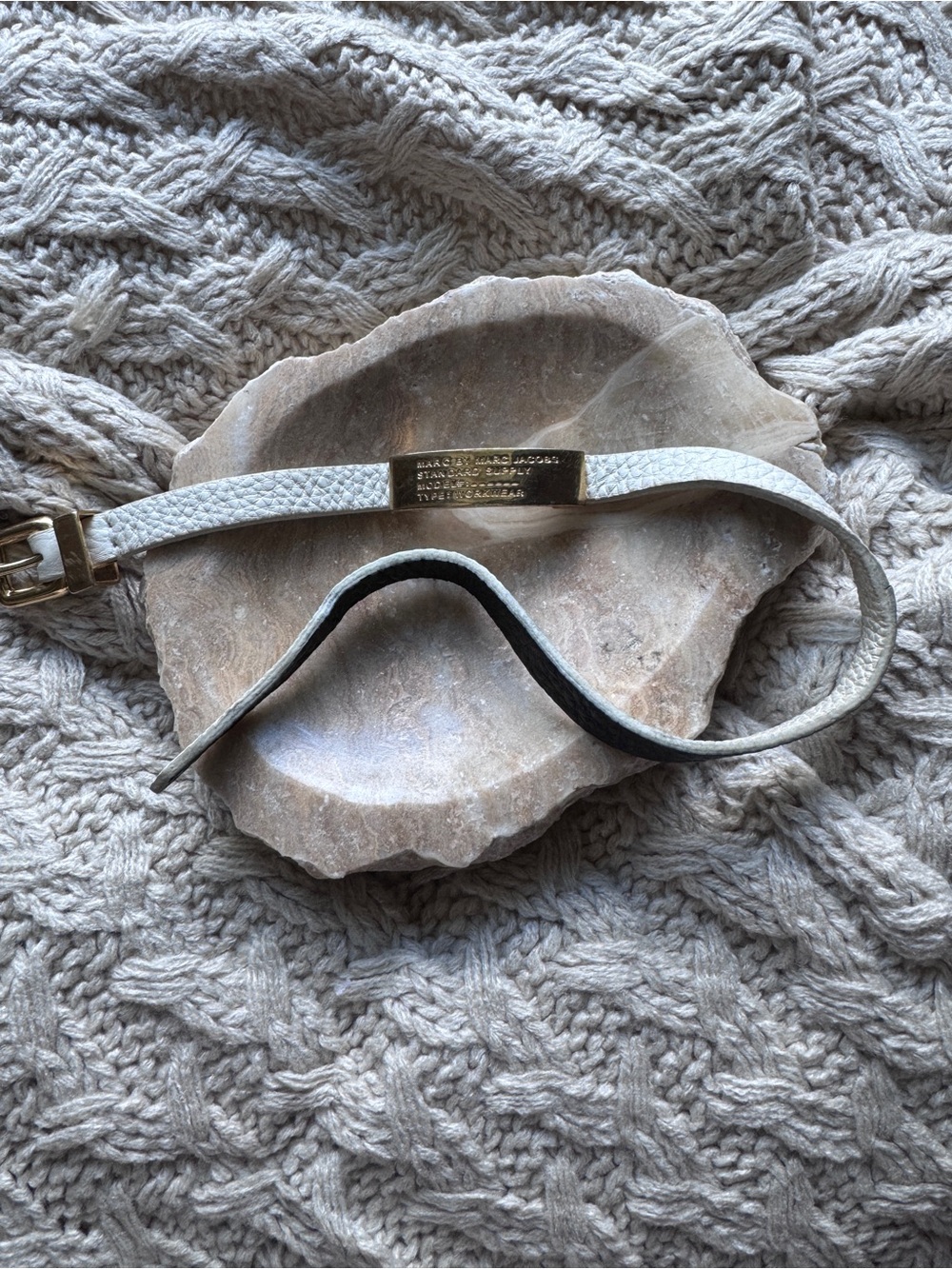 Marc by Marc Jacobs Textured White Leather Bracelet with Gold Plate